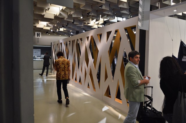 xenofon_ritsopoulos_designmaker_agdsdesignstudio_machina_allestimenti_pittiimagine_pittifilati_summer2014_intheboxlab_cartoneignifugo