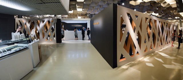 xenofon_ritsopoulos_designmaker_agdsdesignstudio_machina_allestimenti_pittiimagine_pittifilati_summer2014_intheboxlab_cartoneignifugo