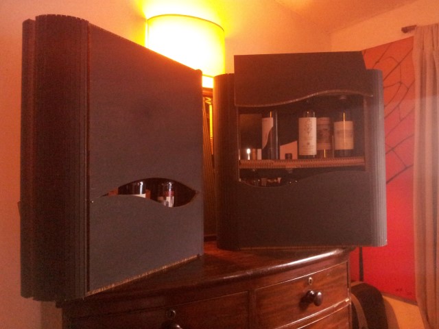 mobile_bar_12bottiglie_vino_xenofon_ritsopoulos_design_maker_intheboxlab-com_cartboard_luxury_wine_pack