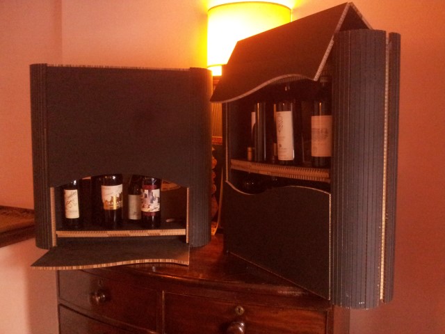 mobile_bar_12bottiglie_vino_xenofon_ritsopoulos_design_maker_intheboxlab-com_cartboard_luxury_wine_pack