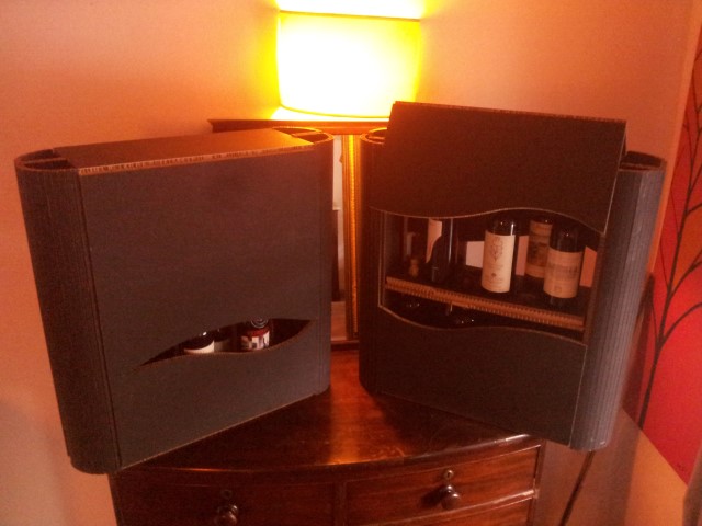 mobile_bar_12bottiglie_vino_xenofon_ritsopoulos_design_maker_intheboxlab-com_cartboard_luxury_wine_pack
